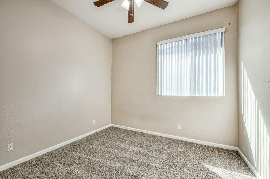 Image 27 of property listing at 5484 El Paso, Fresno, CA 93722