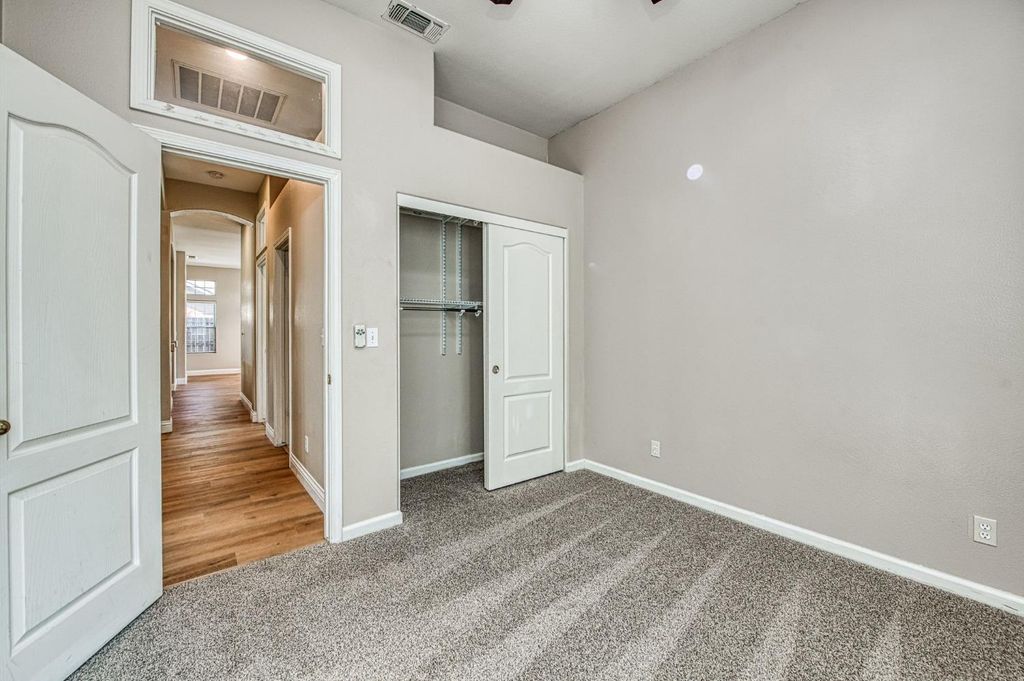 Image 28 of property listing at 5484 El Paso, Fresno, CA 93722