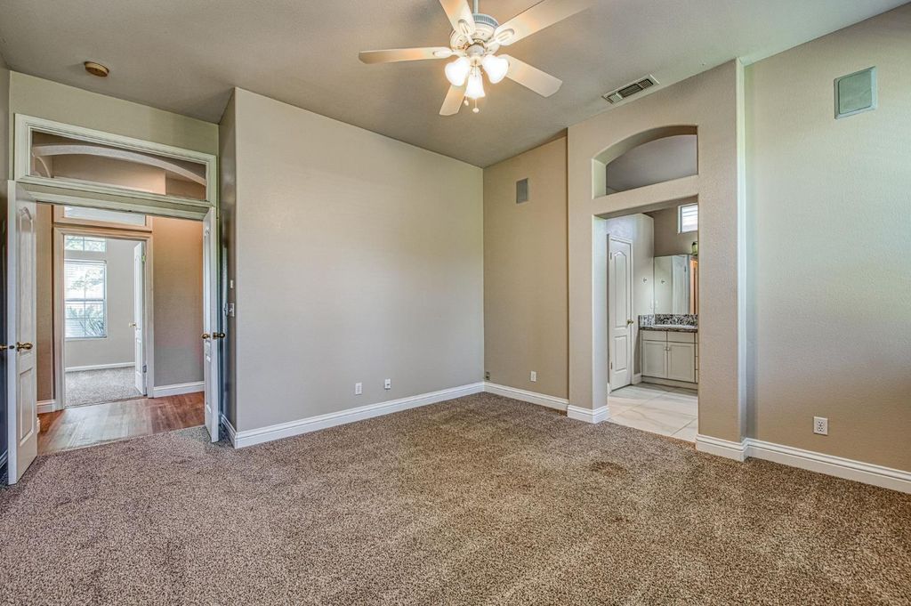 Image 30 of property listing at 5484 El Paso, Fresno, CA 93722