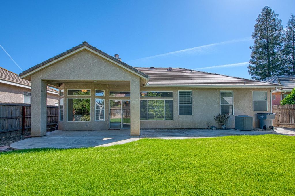 Image 34 of property listing at 5484 El Paso, Fresno, CA 93722