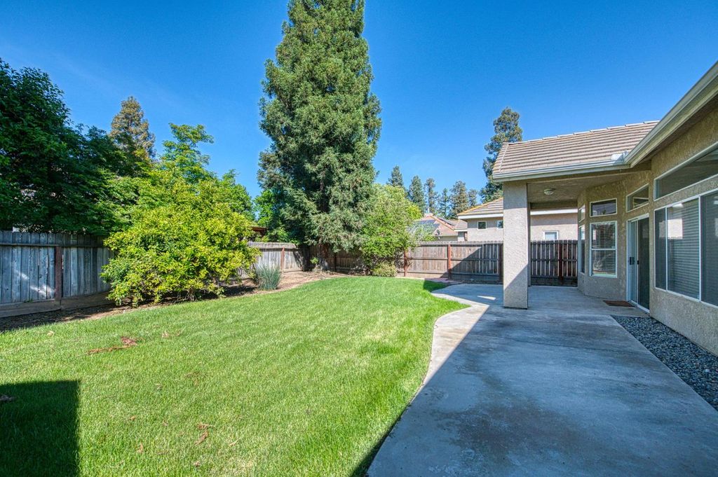 Image 36 of property listing at 5484 El Paso, Fresno, CA 93722