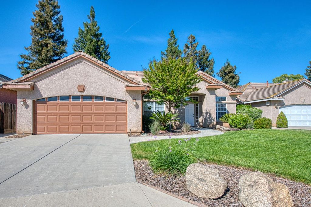 Image 6 of property listing at 5484 El Paso, Fresno, CA 93722