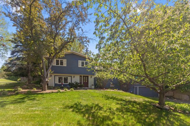 101 Timberland Drive, Burnsville, MN 55337
