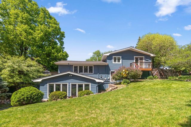 101 Timberland Drive, Burnsville, MN 55337