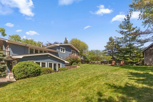 101 Timberland Drive, Burnsville, MN 55337