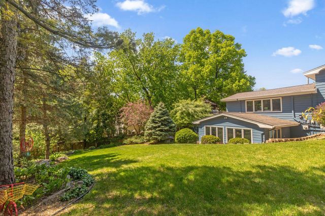 101 Timberland Drive, Burnsville, MN 55337