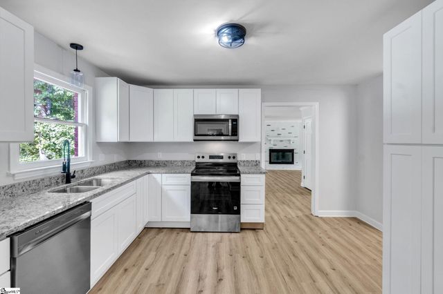 1112 Willow Branch Drive, Simpsonville, SC 29680