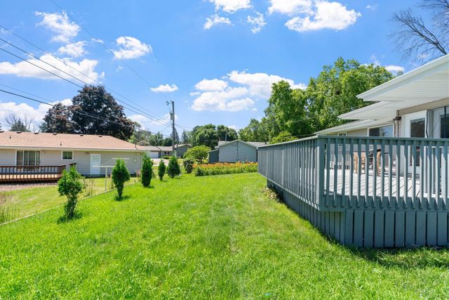 6540 Zealand Avenue N, Brooklyn Park, MN 55428