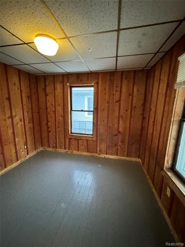 2420 Bay Street, Saginaw, MI 48602