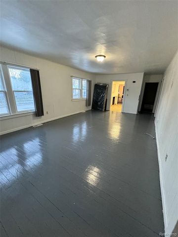 2420 Bay Street, Saginaw, MI 48602