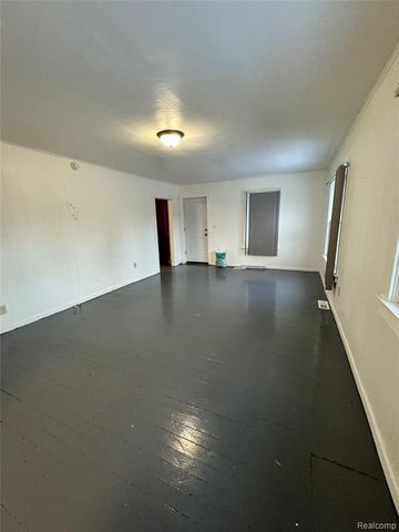 2420 Bay Street, Saginaw, MI 48602