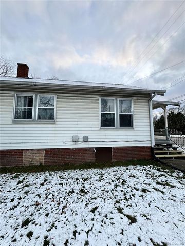 2420 Bay Street, Saginaw, MI 48602