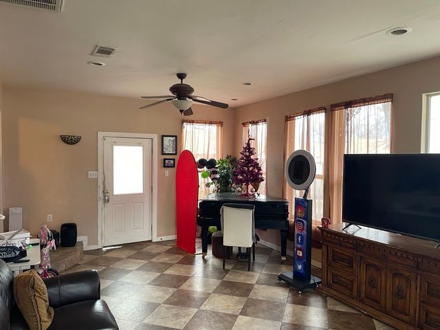 2532 Oakwood Terrace, Haltom City, TX 76117