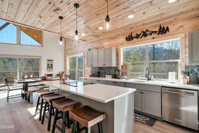 3138 Stepping Stone Drive, Sevierville, TN 37862