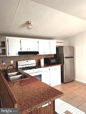 20 SPRUCE LN, Manchester, PA 17345