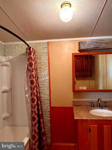 20 SPRUCE LN, Manchester, PA 17345