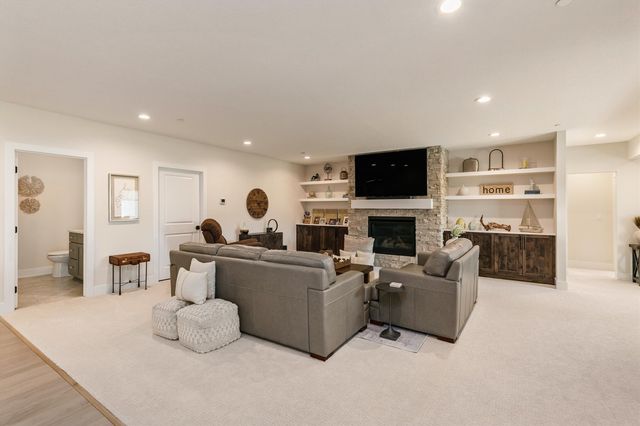 5094 Grand Ridge Drive, West Des Moines, IA 50265