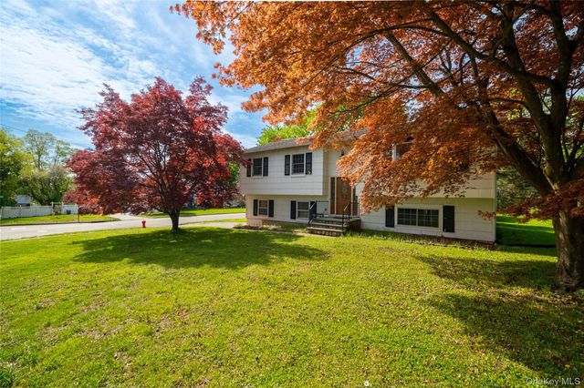 14 Gurran Drive, Stony Point, NY 10980