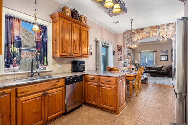 17070 Bradford Ave, Greenwell Springs, LA 70739