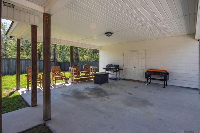 17070 Bradford Ave, Greenwell Springs, LA 70739