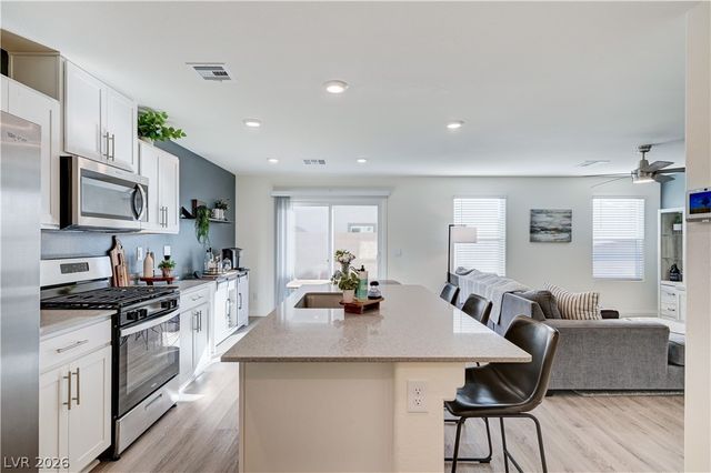 623 Harmony Rock Avenue, North Las Vegas, NV 89081