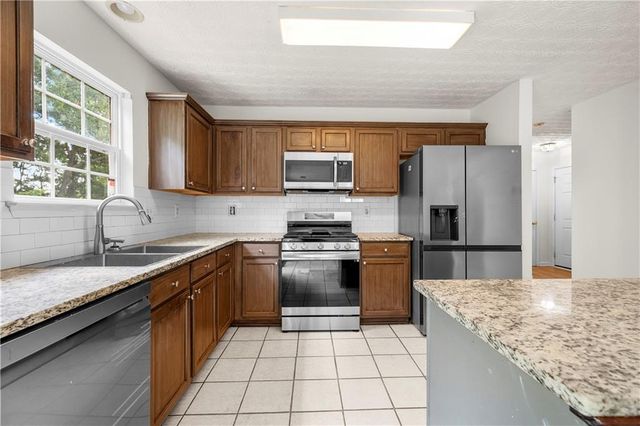 3740 Crescent Walk Lane, Suwanee, GA 30024