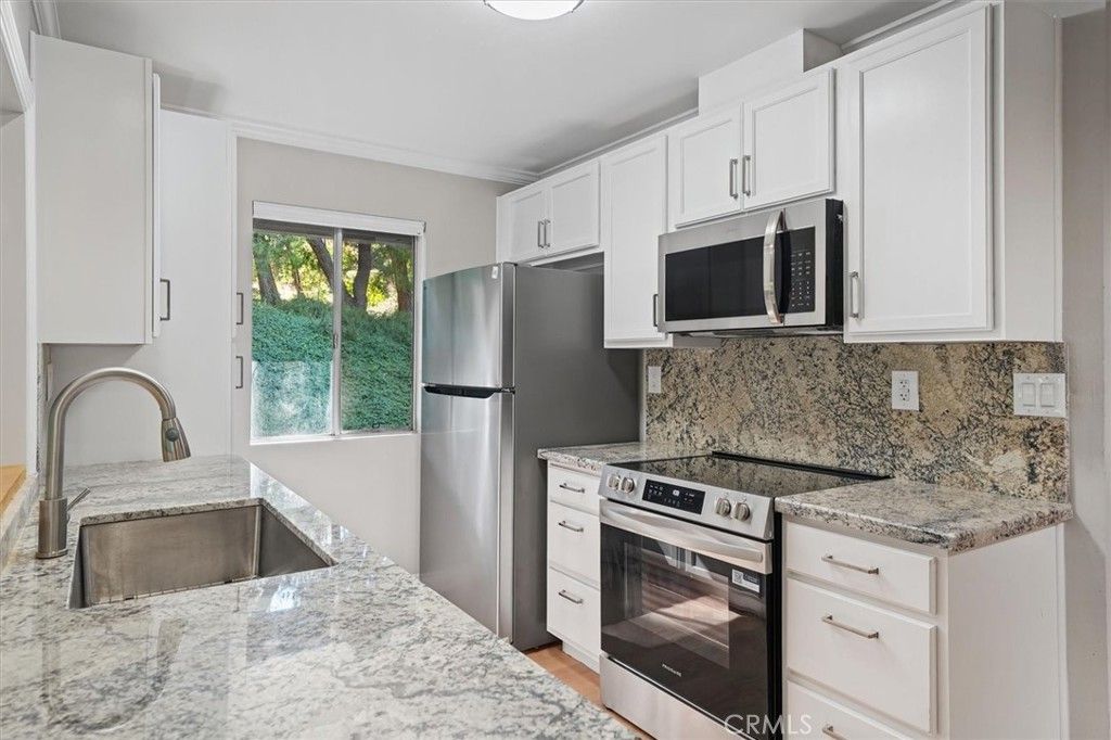 26331 Oakspur Drive C, Newhall, CA 91321 — photo 3