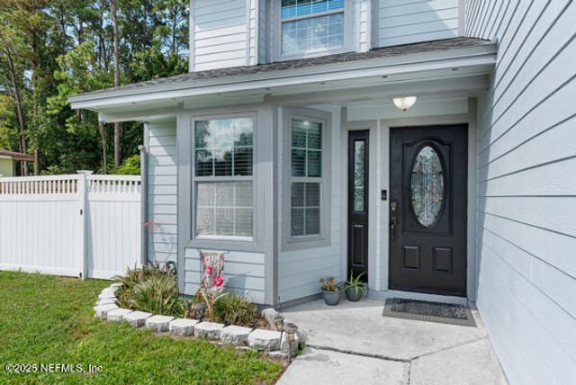 907 TURTLE CREEK Drive N, Jacksonville, FL 32218