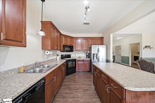 102 Teakwood Court, Boiling Springs, SC 29316