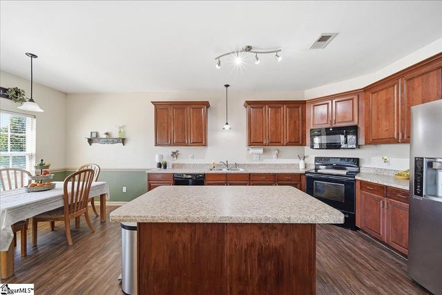 102 Teakwood Court, Boiling Springs, SC 29316