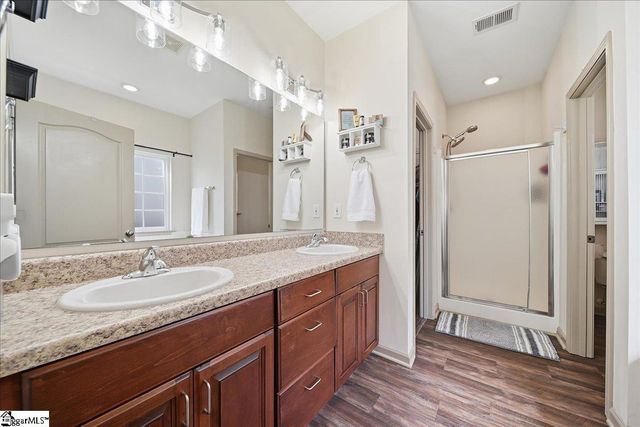 102 Teakwood Court, Boiling Springs, SC 29316