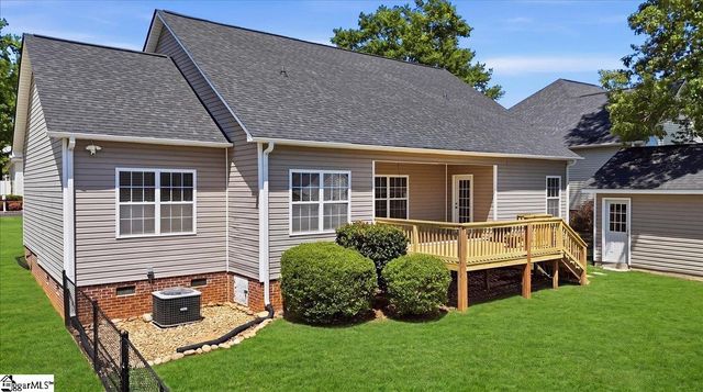 102 Teakwood Court, Boiling Springs, SC 29316