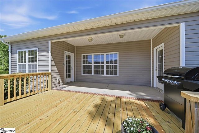 102 Teakwood Court, Boiling Springs, SC 29316