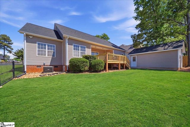 102 Teakwood Court, Boiling Springs, SC 29316