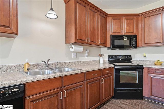 102 Teakwood Court, Boiling Springs, SC 29316