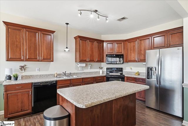 102 Teakwood Court, Boiling Springs, SC 29316