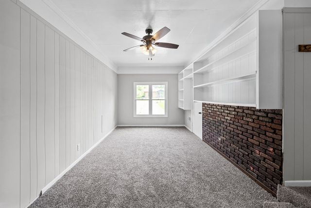 19 Gino Dr, Clarksville, TN 37042