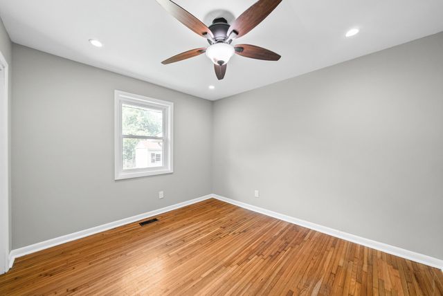 19 Gino Dr, Clarksville, TN 37042