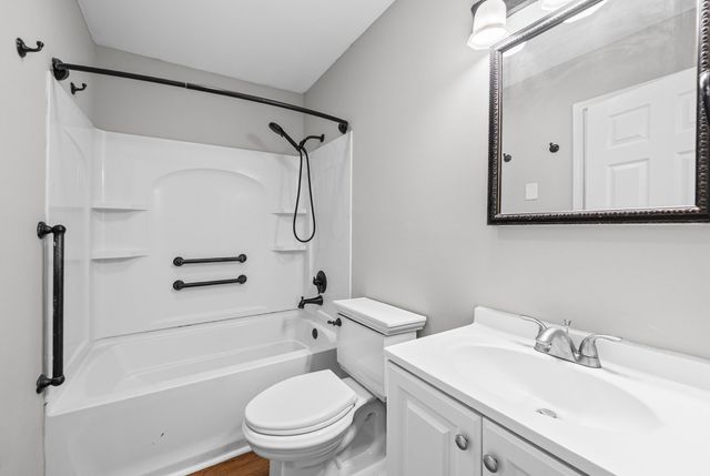 19 Gino Dr, Clarksville, TN 37042