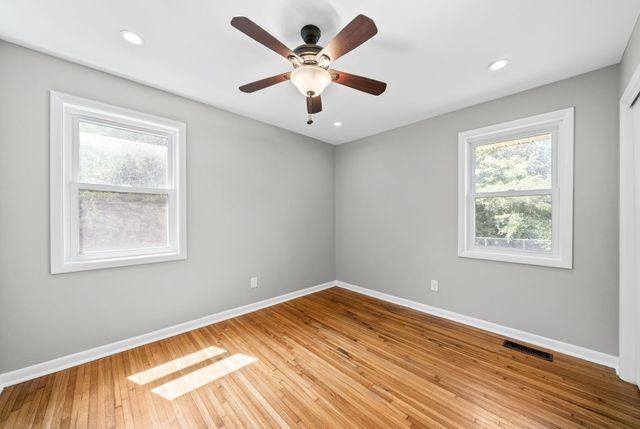 19 Gino Dr, Clarksville, TN 37042