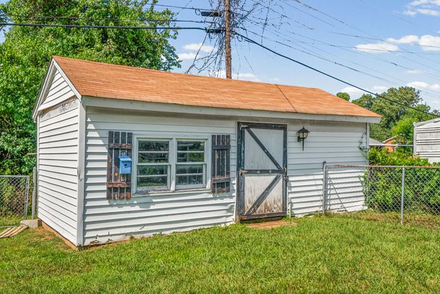19 Gino Dr, Clarksville, TN 37042