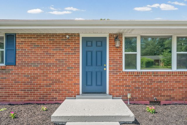 19 Gino Dr, Clarksville, TN 37042