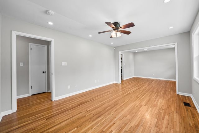 19 Gino Dr, Clarksville, TN 37042