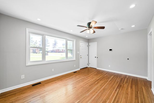 19 Gino Dr, Clarksville, TN 37042
