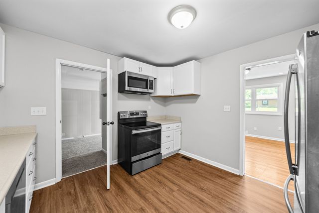 19 Gino Dr, Clarksville, TN 37042