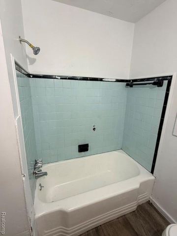 4701 Birchcrest Drive, Flint, MI 48504