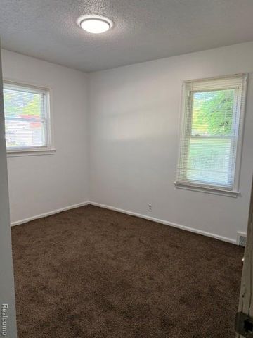 4701 Birchcrest Drive, Flint, MI 48504