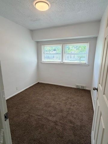 4701 Birchcrest Drive, Flint, MI 48504