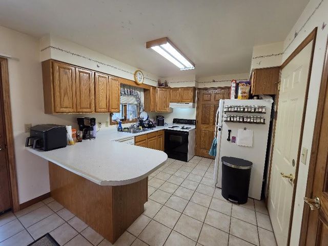 1002 Chrysler DRIVE, Mishicot, WI 54228