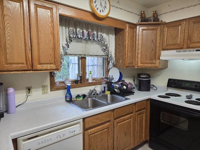 1002 Chrysler DRIVE, Mishicot, WI 54228